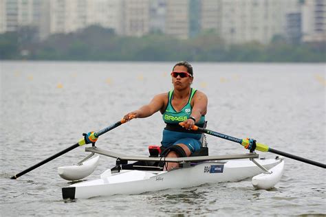 Maybe you would like to learn more about one of these? Brasil classifica dois barcos para as disputas de medalhas ...