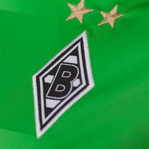 We review the bold and brilliant 2019/20 borussia monchengladbach home jersey from puma. Borussia Mönchengladbach 16-17 Away Kit Released - Footy ...