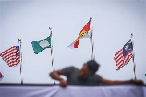 Perikatan nasional adalah tawaran baharu kepada rakyat malaysia. Why is Umno itching for snap polls? Pundits say party ...