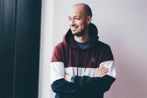 Depuis des années, il est présent dans le milieu audiovisuel, non seulement en tant que chroniqueur radio mais si raphaël carlier a pris le pseudonyme de carlito, david coscas a, pour sa part, pris celui de mcfly. Raphael Carlier (Carlito)- Fiche Artiste - Artiste ...