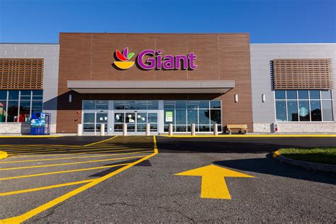 Giant currently has 186 stores throughout pennsylvania, maryland, virginia, and west virginia. Giant Food replaces Springfield Plaza store with larger ...