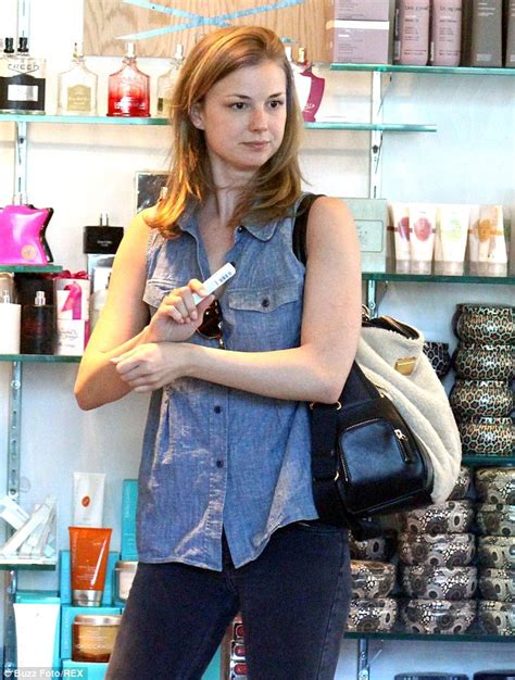 Emily Vancamp Gets Help Picking Out The Perfect Scent From Beau Josh