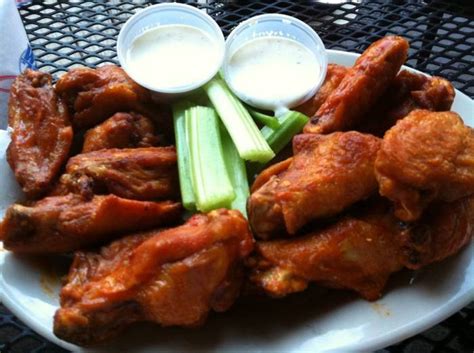 All you can eat wings! – the local's guide to hhi