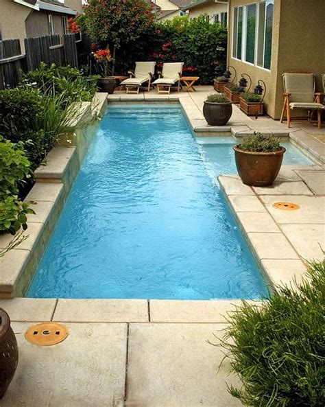 Take this small backyard for example. Awesome Small Pool Design for Home Backyard 21 - Hoommy.com