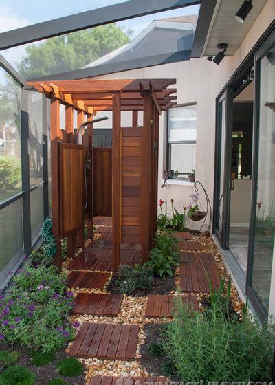 This one is pretty close to the previous design, but only in terms of materials. Outdoor Showers: 14 Refreshing Design Ideas
