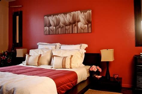 Lasciatevi ispirare dalla nostra galleria fotografica con oltre 100 imperdibili camere da letto con esempi di tinteggiatura delle pareti ed abbinamenti cromatici da cui prendere spunto: I colori per le pareti della camera da letto