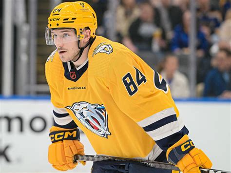 Lightning Acquire Jeannot From Predators For Foote 5 Picks