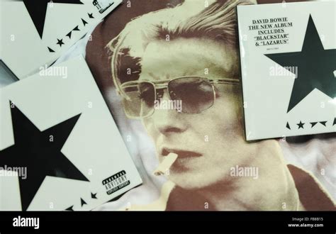 David Bowie Blackstar Album Stock Photo Alamy