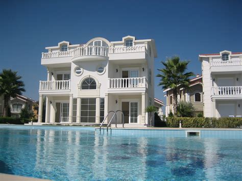 Viele wohnungen stehen auch zur vermietung, dabei ist. villa in türkei mieten
