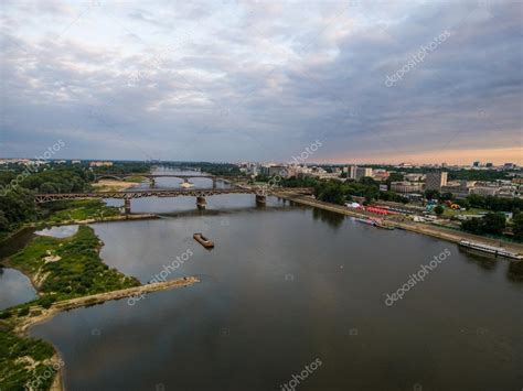 Мосты через Вислу в Варшаве — Стоковое фото © paradoxdes ...