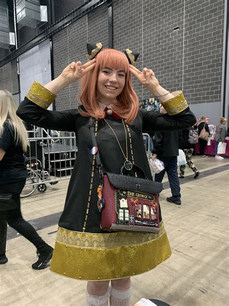 𝕂𝕣𝕚𝕤𝕥𝕖𝕟 𝕄𝕔𝔾𝕦𝕚𝕣𝕖 On Twitter Found A Cute Anya Cosplayer At Comconliverpool 18moptop