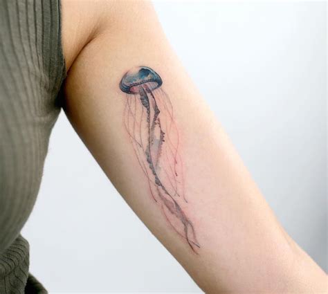 Jellyfish Arm Tattoo Tatouage Meduse Tatouage Les Plus Cools Et