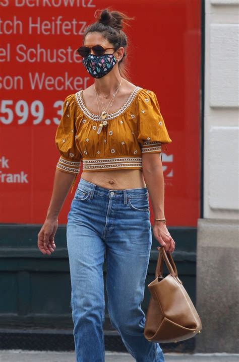 Katie Holmes 41 Flaunts Impossible Abs In Crop Top As She Shops In Soho On Ex Husband Tom