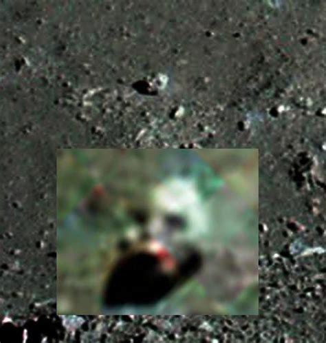 Robot Humanoid Head On The Moon We Are Not Alone Moon And Mars Structures Aliens And Ufos