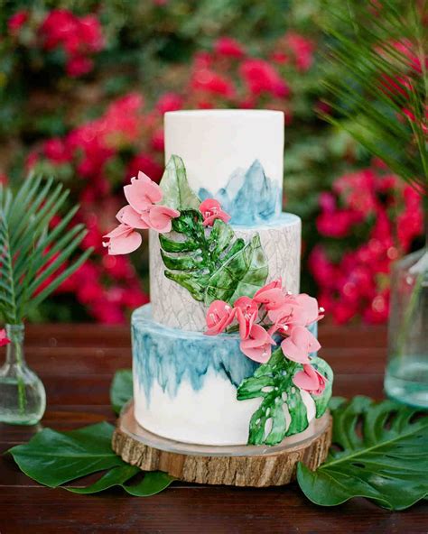 Summer is the time for outdoor events and celebrations, with themes that reflect the colourfulness and laid back vibe of the season. 22 Summer Wedding Cakes That Speak to the Season | Martha ...