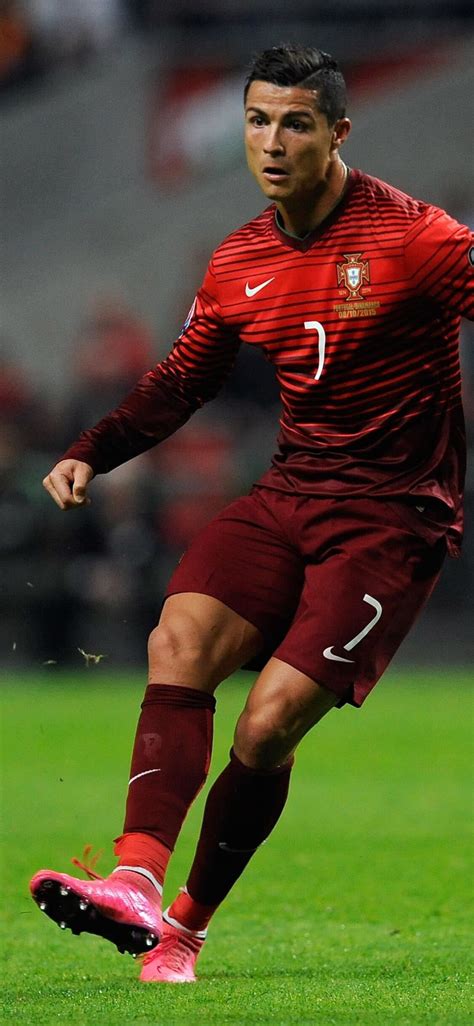 Cristiano ronaldo wallpaper, vector, full length. 1125x2436 Cristiano Ronaldo Iphone XS,Iphone 10,Iphone X ...