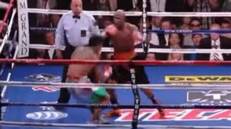 Throwback Floyd Mayweathers Infamous Sucker Punch Sportbible