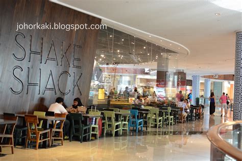 Shake shack is spread across multiple locations in new york, as well as miami, fl, washington, dc, philadelphia, pa, dubai and kuwait city. Shake Shack in Dubai Mall Menu Review |Johor Kaki Travels ...