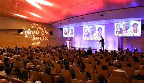 Handball player « play, live, share, create. CROS Centre-Val de Loire - Luc ABALO, l'artiste