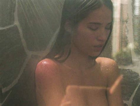 Kelsey Asbille Nude And Naked Pices Tits And Butts Of The Actress