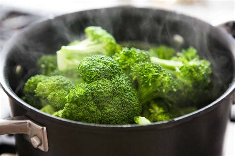 How To Steam Broccoli Perfectly Every Time