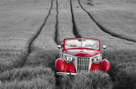 Rusty Red Car Black And White Vintage Wall Mural Tenstickers