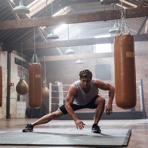 20 Minute Bodyweight Workout From Chris Hemsworths Pt Esquire