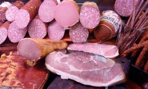 This Is Why Some Of Your Meat Has That Technicolor Glow To It