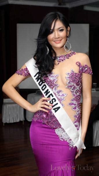 Kaos Gaun Seksi Putri Indonesia Maria Selena Di Kontes Miss Universe 2012 Putri Indonesia