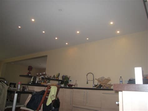 Il existe une multitudes de spot leds encastrables spot led gu10 , spot led g4, spot led gx53 avec led traditionnelles (angle large et ne chauffe pas), spot led ip65 et spot. Photos de spots basse conso dans la cuisine + faux ...