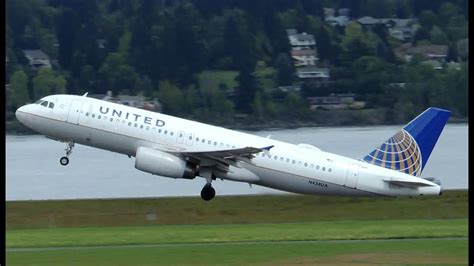 United Airlines Airbus A320 232 N438ua Takeoff From Pdx Youtube