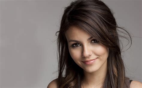 Brunette Looking At Viewer Portrait Victoria Justice Smiling