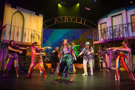 Review San Francisco Playhouses Twelfth Night Is Local Theater At Its Best Datebook