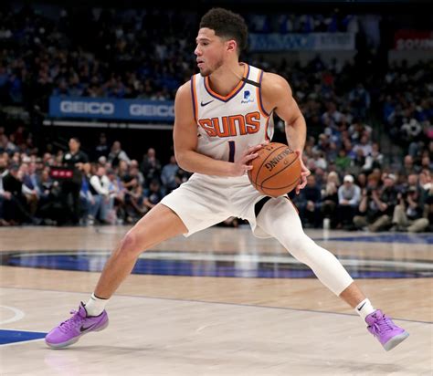 Biden's running mate, kamala harris, accepted the vice presidential nomination wednesday in an evening that also featured former president barack obama and former. Phoenix Suns: How can Devin Booker become an all-time ...