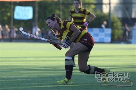 Magui aicega se reinventa constantemente con la misma frescura y talento. Hockey Delivery - "Todo el HOCKEY donde VOS estés": Magui ...
