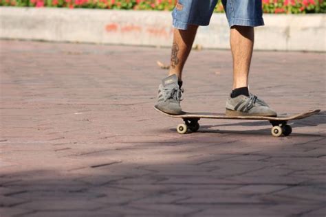 Gambar Outdoor Orang Orang Orang Naik Olahraga Jalan Skateboard