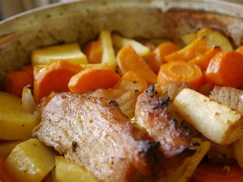 Cuts of meat that work will for pot roast: Crockpot Beef Roast with Potatoes and Carrots Recipe | Recipes.net