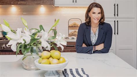 Love It Or List It Star Hilary Farr Gets Her Own Hgtv Series Tough Love