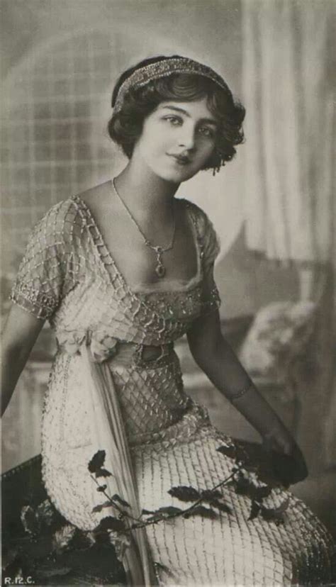 Edwardian Actress Lily Elsie In A Beautiful Dress