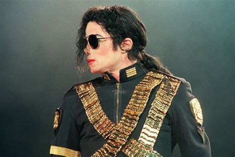 Michael jackson recorded the song smile, one of his favorite songs, for the album history: La lujosa tumba de Michael Jackson que un youtuber mostró ...