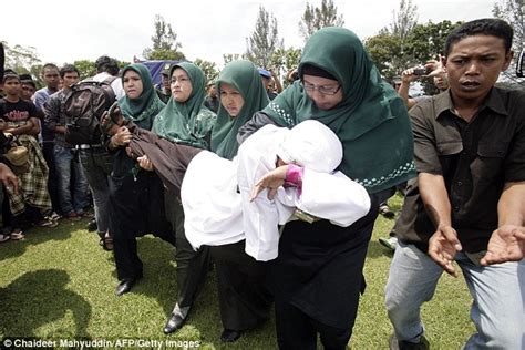 Maybe you would like to learn more about one of these? AMERICANS UNITED: Sharia Law ,The Law Of Choose,By ...