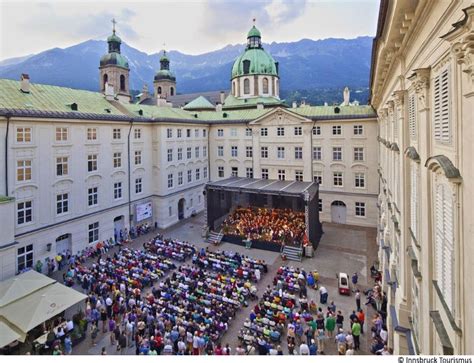 Die Hofburg In Innsbruck Eindrucksvolles Baudenkmal Aus Der