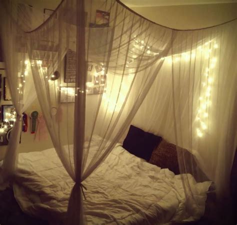Diy canopy beds take lots of different forms and the projects' difficulty varies based on the style you the canopy can be created in a lot of different ways. 8 DIY Canopies Perfect For Your Dorm | Diy canopy