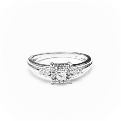 10k White Gold Ring With White Diamond Le Vount Jewelry