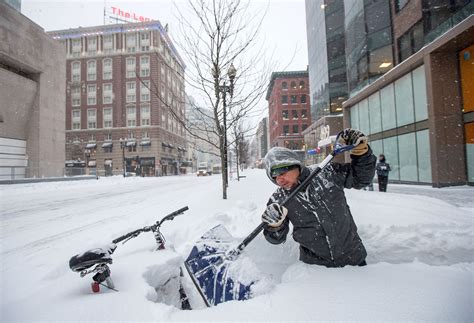 Two Feet Of Snow Could Hit Region By Early Tuesday The Boston Globe