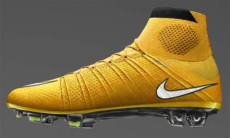 Nike apparel / ナイキ アパレル. NIKEのサッカースパイク、カラフルな2014秋の新作・新色が登場