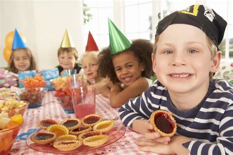 Children At Birthday Party Stock Photo By ©monkeybusiness 61031461