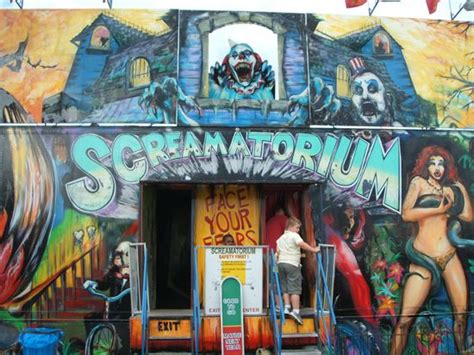 Pin By Rob Floyd On Haunted Houses In 2019 Haunted Carnival Spook Houses Carnival Rides
