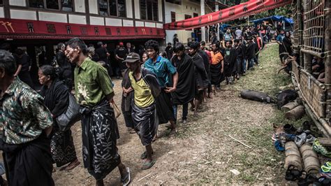 Photos The Dead Live With Their Relatives In Indonesias Toraja