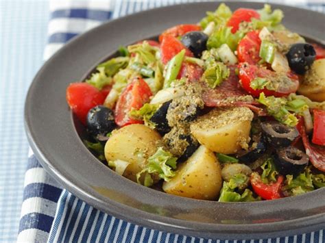 Mediterraner Kartoffelsalat Mit Pesto Rezept EAT SMARTER